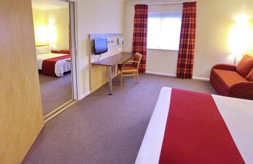 West End Hotel | Holiday Inn Express Southampton - M27, J7 by IHG
