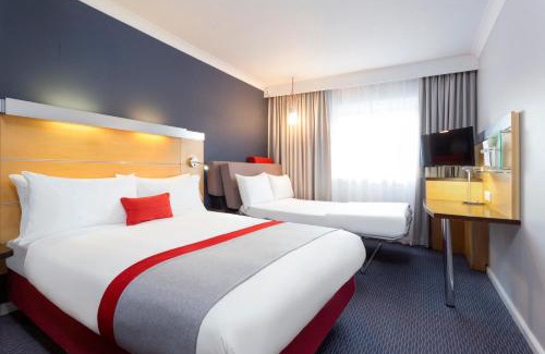 West End Hotel | Holiday Inn Express Southampton - M27, J7 by IHG