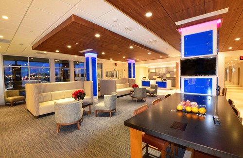 Perrysburg Hotel | Holiday Inn Express & Suites Toledo South - Perrysburg by IHG