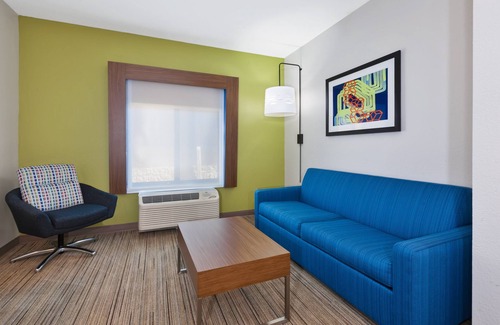 Three Rivers Hotel | Holiday Inn Express & Suites Three Rivers by IHG