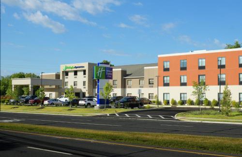 Williamstown Hotel | Holiday Inn Express & Suites - Williamstown - Glassboro by IHG