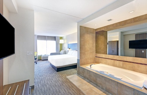Woodstock Hotel | Holiday Inn Express & Suites Woodstock South by IHG