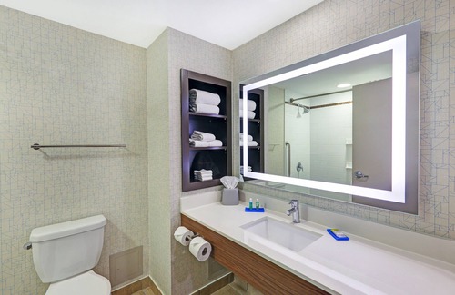 Woodstock Hotel | Holiday Inn Express & Suites Woodstock South by IHG