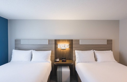 Trowbridge Park Hotel | Holiday Inn Express & Suites Marquette by IHG