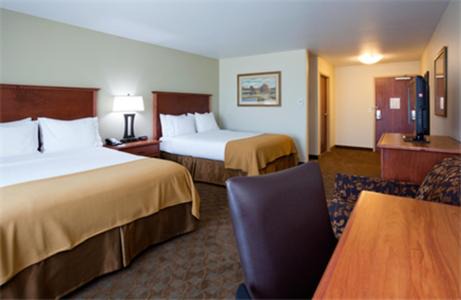 Mason City Hotel | Holiday Inn Express & Suites - Mason City by IHG
