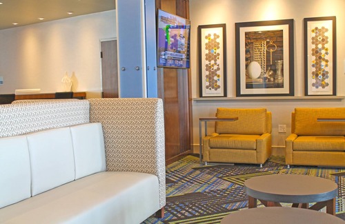 St. Louis Hotel | Holiday Inn Express & Suites St. Louis South - I-55 by IHG