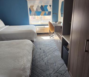 Alliance Hotel | Holiday Inn Express & Suites Alliance by IHG