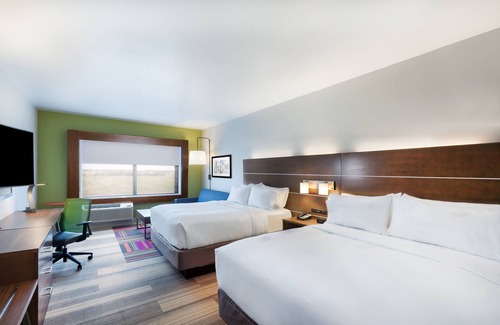 Chanute Hotel | Holiday Inn Express & Suites Chanute by IHG