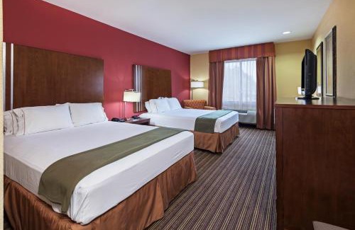 Cleveland Hotel | Holiday Inn Express & Suites Cleveland by IHG