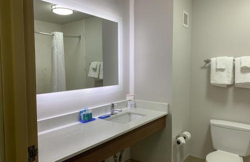 Lexington Hotel | Holiday Inn Express & Suites Lexington Downtown Area-Keeneland by IHG