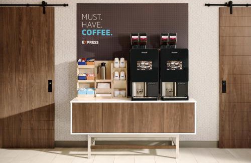 Wadsworth Hotel | Holiday Inn Express & Suites Wadsworth by IHG
