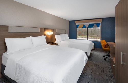 Wadsworth Hotel | Holiday Inn Express & Suites Wadsworth by IHG