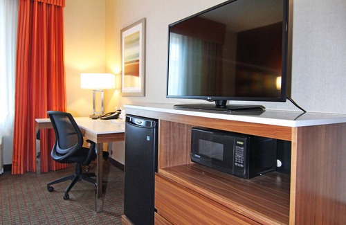 Banff Trail Hotel | Holiday Inn Express & Suites Calgary NW - University Area by IHG