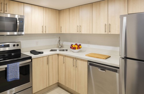 Halifax Hotel | Holiday Inn Express & Suites Halifax - Bedford by IHG