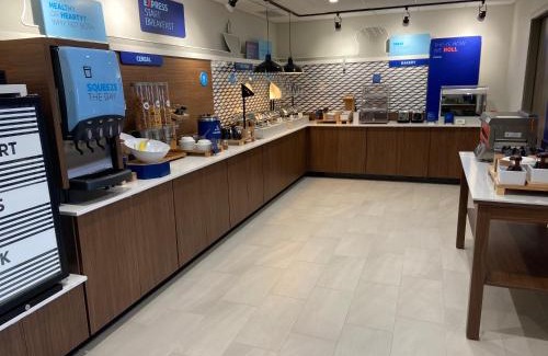 Elyria Hotel | Holiday Inn Express & Suites Elyria by IHG