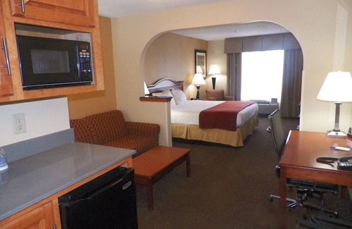 Forest Hotel | Holiday Inn Express & Suites Forest by IHG