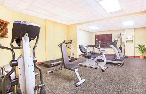 College Park Hotel | Holiday Inn Express & Suites - Mobile - I-65 by IHG