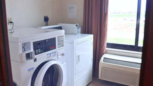 Morton Hotel | Holiday Inn Express & Suites Morton Peoria Area by IHG