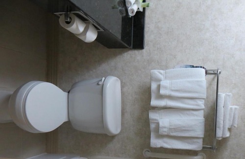 Verona Hotel | Holiday Inn Express & Suites Madison-Verona by IHG