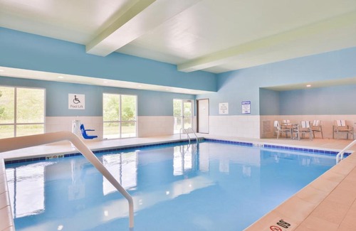 Salem Hotel | Holiday Inn Express & Suites Salem by IHG