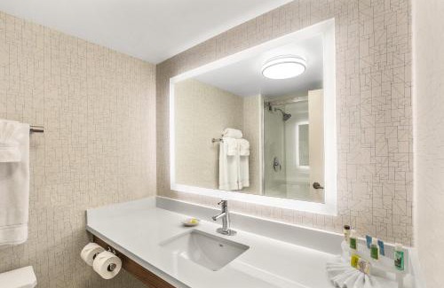 South End Hotel | Holiday Inn Express & Suites Tacoma by IHG