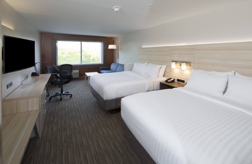 Alpena Hotel | Holiday Inn Express & Suites Alpena - Downtown by IHG