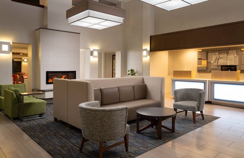Belmont Hotel | Holiday Inn Express Suites Belmont by IHG