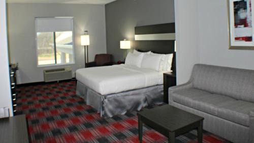 Bonham Hotel | Holiday Inn Express & Suites Bonham by IHG