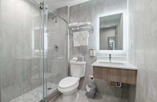 West Bronx Hotel | Holiday Inn Express & Suites Bronx - Zoo Area by IHG
