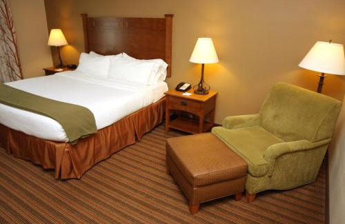 Donegal Hotel | Holiday Inn Express & Suites Donegal by IHG