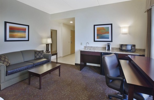 Geneva Hotel | Holiday Inn Express & Suites Geneva Finger Lakes by IHG