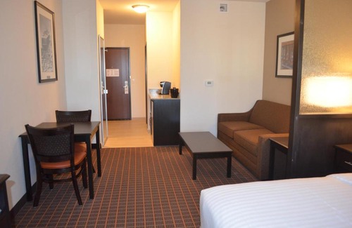 Golden Hotel | Holiday Inn Express & Suites Golden by IHG