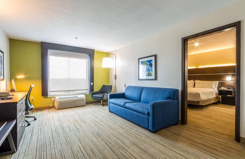 Hearne Hotel | Holiday Inn Express & Suites Hearne by IHG