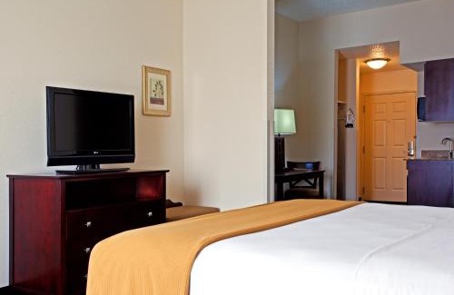 Hillside Hotel | Holiday Inn Express & Suites Chicago West-O'Hare Arpt Area by IHG