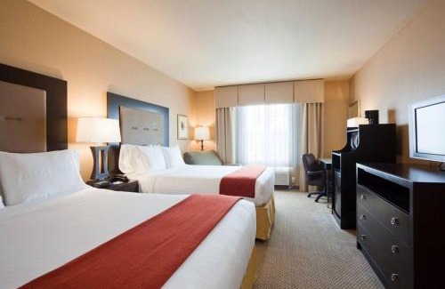 Lantana Hotel | Holiday Inn Express & Suites Lantana by IHG