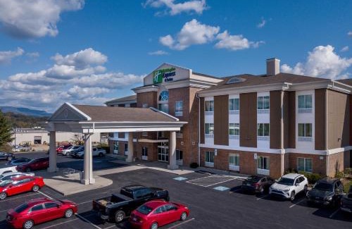 Lebanon Hotel | Holiday Inn Express & Suites Lebanon by IHG