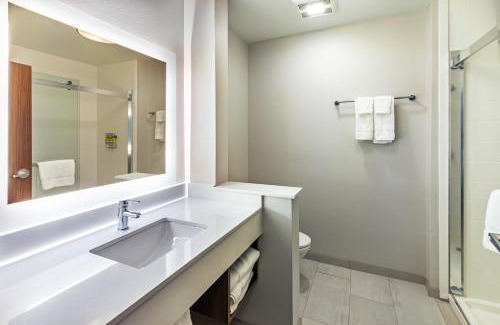 Parsons Hotel | Holiday Inn Express & Suites - Parsons by IHG