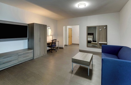 Richmond Hotel | Holiday Inn Express & Suites Richmond by IHG
