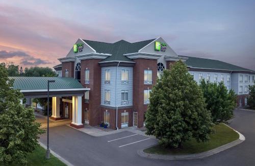 Superior Hotel | Holiday Inn Express & Suites Superior by IHG