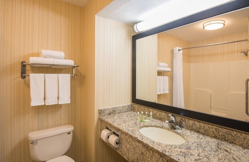 Wauseon Hotel | Holiday Inn Express & Suites Wauseon by IHG