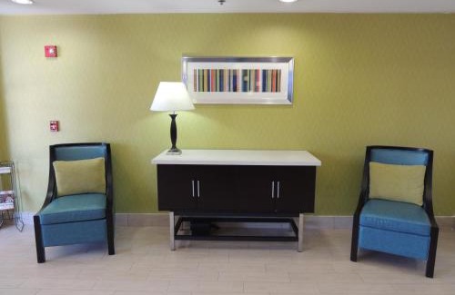 New Castle Hotel | Holiday Inn Express Trussville by IHG