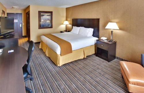 Council Bluffs Hotel | Holiday Inn Express Hotel & Suites Council Bluffs - Convention Center Area by IHG