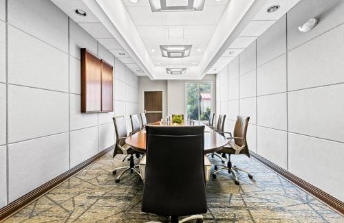 Hendersonville Hotel | Holiday Inn Express Nashville-Hendersonville by IHG