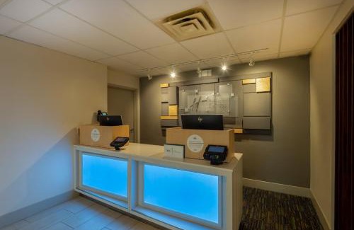 Vermilion Hotel | Holiday Inn Express Vermilion by IHG