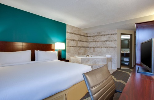 Camp Springs Hotel | Holiday Inn Express Washington DC East - Andrews AFB by IHG
