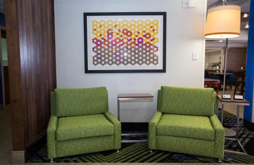 Wilmington Hotel | Holiday Inn Express Wilmington by IHG