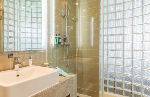 Weiyang Hotel | Holiday Inn Express Xian North by IHG