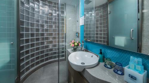 Liangshan Yi Hotel | Holiday Inn Express - Xichang City Center by IHG