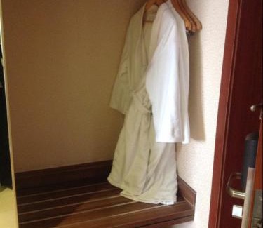Jinshui District Hotel | Holiday Inn Express Zhengzhou Nongye Road by IHG