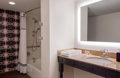 French Quarter Hotel | Holiday Inn FRENCH QUARTER-CHATEAU LEMOYNE by IHG